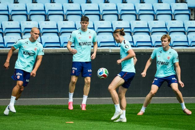 Training with the Norwegian men s national football team Oslo 20260530 Leo Skiri ostigard, Jorgen Strand Larsen, Thelo Aasgaard and Kristian Thorstvedt during training with the Norwegian men s national football team at Ullevaal Stadium on Saturday Photo Beate Oma Dahle NTB Oslo Norway EDITORIAL USE ONLY RESTRICTED USE FOR BETTING COMPANIES  Copyright: xBeatexOmaxDahlex xNTBx