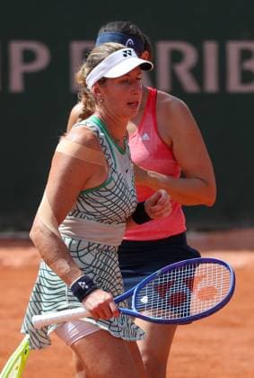 Belgian Magali Kempen and Slovenian Andreja Klepac celebrate during a doubles tennis match between Brazilian-Argentinian pair Martins-Sierra and Belgian-Slovenian pair Kempen-Klepac, in the second round of the women s doubles at the Roland Garros French Open tennis tournament, in Paris, France, Saturday 30 May 2026. This year s tournament takes place from 18 May to 07 June. VIRGINIExLEFOUR  x175449516x