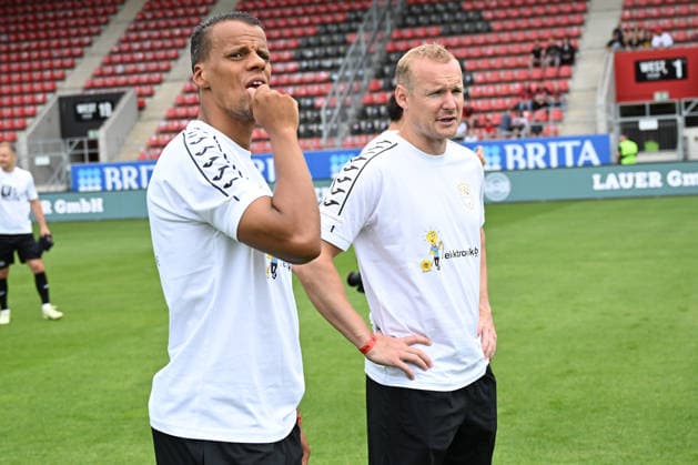 30 05 2026, xsvx, Football Langholz Cup 2026, v l Timothy Chandler Eintracht Frankfurt Sebastian Rode Wiesbaden