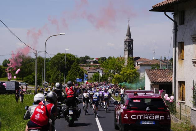 The pack rides during Stage 20 of the Giro d™Italia, from Gemona del Friuli to Piancavallo, Italy, Saturday,May 30, 2026.  Copyright: xFabioxFerrarix xLaPressex