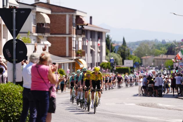 The pack rides during Stage 20 of the Giro d™Italia, from Gemona del Friuli to Piancavallo, Italy, Saturday,May 30, 2026.  Copyright: xFabioxFerrarix xLaPressex
