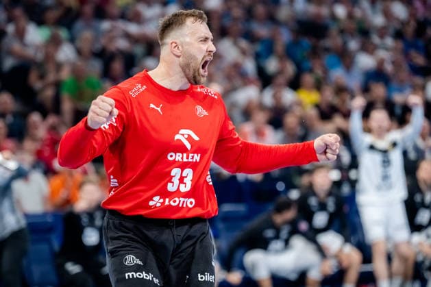Hamburg 30 05 2026, Handball, Men, EHF European League Men 2025 26, Semi-final, Montpellier Handball THW Kiel Andreas Wolff THW Kiel, 33 cheers after a save