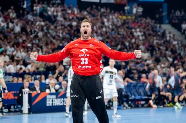 Hamburg 30 05 2026, Handball, Men, EHF European League Men 2025 26, Semi-final, Montpellier Handball THW Kiel Andreas Wolff THW Kiel, 33 cheers after a save