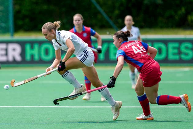 v li Lisa Nolte DHC, 17 , Antonia Hendrix GTHGC, 48 , duel, duel, tackle, tackling, dynamics, action, action, 30 05 2026, Bonn Germany , Hockey, German Championship, Semi-Final, Women, Großflottbeker THGC Düsseldorfer HC xozx