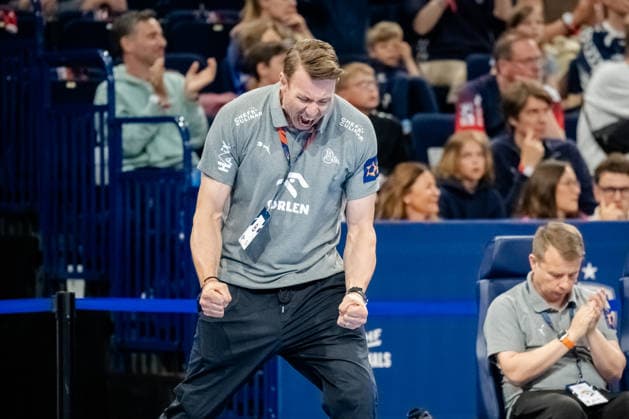 Hamburg 30 05 2026, Handball, Men, EHF European League Men 2025 26, Semi-final, Montpellier Handball THW Kiel Filip Jicha Coach THW Kiel cheers on the sidelines
