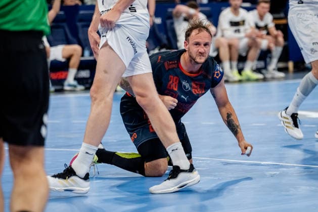 Hamburg 30 05 2026, Handball, Men, EHF European League Men 2025 26, Semi-final, Montpellier Handball THW Kiel Valentin Porte Montpellier Handball, 28 emotional look towards the referee
