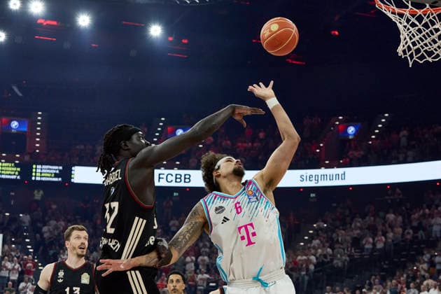 German Basketball Bundesliga BBL , FC Bayern Munich Basketball vs TELEKOM BASKETS Bonn, Munich FC Bayern Basketball, Bonn TELEKOM BASKETS, 2026 05 30 in Munich SAP Garden KESSENS Michael TELEKOM BASKETS Bonn Center C Nr6 BON6 , GABRIEL Wenyen FC Bayern Munich Basketball Center C Nr32 FCBB32 sportworld Munich SAP Garden Bayern Germany