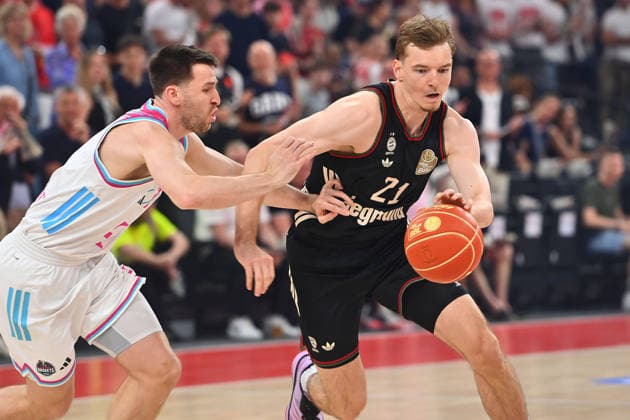 Justus HOLLATZ FCB , action,duel against Grayson MURPHY Bonn Basketball BBL,season 2025 2026 ,1 play off semi final FC Bayern Muenchen Telekom Baskets Bonn on 30 05 2025, S A P G A R D EN