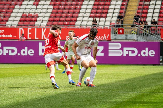 30 05 2026, xdaymx, Soccer Oberliga Rheinland Pfalz Saar, 1 FC Kaiserslautern FV Eppelborn cheeky leg shot by Gibs, Owen DFL DFB REGULATIONS PROHIBIT ANY USE OF PHOTOGRAPHS as IMAGE SEQUENCES and or QUASI VIDEO Kaiserslautern