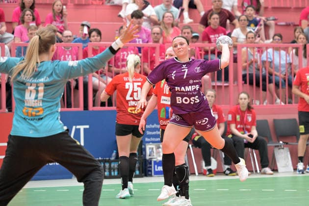 Sabrina Troester TusSies Metzingen, 07 in goal against Sofie Kruggel SV Union Halle Neustadt, 31 in goal TusSies Metzingen vs SV Union Halle Neustadt , Handball, Alsco HBF, 7 Play Off League Matchday, Season 2025 2026, 30 05 2026 TusSies Metzingen vs SV Union Halle Neustadt , Handball, Alsco HBF, 7 Play Off League Matchday, Season 2025 2026, 30 05 2026 Tuebingen Copyright: xEibner-Pressefoto TobiasxBaurx EP_TBR