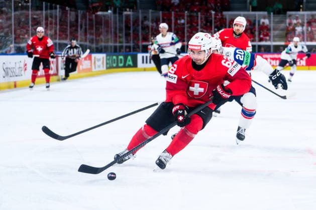 260530 Denis Malgin of Switzerland during the 2026 IIHF Ice Hockey World Championship semifinal match between Switzerland and Norway on May 30, 2026 in Zürich Photo Jesper Zerman BILDBYRAN kod JZ JZ0737 ishockey ice hockey ishockey vm 2026 vm 2026 iihf world championship semifinal semifinals switzerland schweiz norge norway bbeng  Copyright: JESPERxZERMAN BB260530JZ037