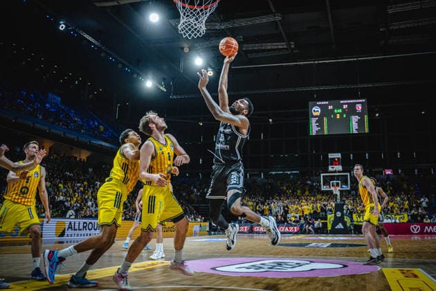Basketball Berlin 30 05 2026 Season 2025 2026 EasyCredit BBL 1 Bundesliga Men, Men Playoffs Semifinal Game 1 Alba Berlin BMA365 Bamberg Baskets Ejiofor Onu Bamberg, No 35