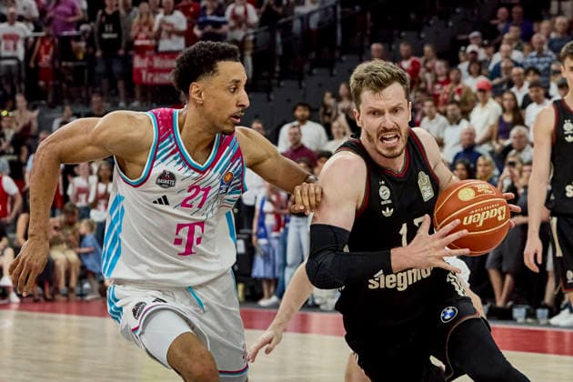 German Basketball Bundesliga BBL , FC Bayern Munich Basketball vs TELEKOM BASKETS Bonn, Munich FC Bayern Basketball, Bonn TELEKOM BASKETS, 2026 05 30 in Munich SAP Garden OBST Andreas FC Bayern Munich Basketball Shooting Guard SG Nr13 FCBB13 , AMINU Joel TELEKOM BASKETS Bonn Shooting Guard SG Nr21 BON21 sportworld Munich SAP Garden Bayern Germany