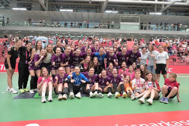 Winner photo Joint picture after the end of the TusSies match TusSies Metzingen vs SV Union Halle Neustadt , Handball, Alsco HBF, 7 Play Off League Matchday, Season 2025 2026, 30 05 2026 TusSies Metzingen vs SV Union Halle Neustadt , Handball, Alsco HBF, 7 Play Off League Matchday, Season 2025 2026, 30 05 2026 Tuebingen Copyright: xEibner-Pressefoto TobiasxBaurx EP_TBR