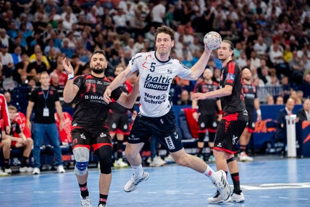 Hamburg 30 05 2026, Handball, Men, EHF European League Men 2025 26, Semi-final, MT Melsungen SG Flensburg Handewitt Niclas Kirkelokke SG Flensburg Handewitt, 5 on goal throw