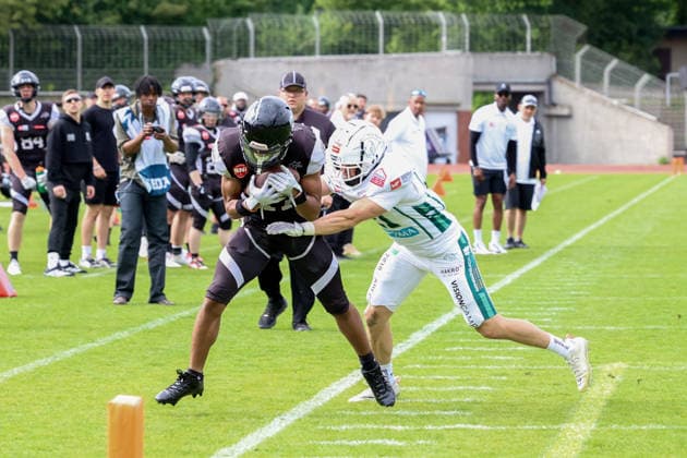 2026 05 30, Berlin Rebels vs Schwäbisch Hall Unicorns, GFL, Mommsenstadion, Berlin Jermaine Eniyagu Berlin Rebels, 17 catches the pass