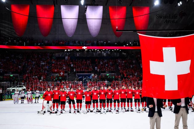 260530 Players of Switzerland during the national anthem after the 2026 IIHF Ice Hockey World Championship semifinal match between Switzerland and Norway on May 30, 2026 in Zurich Photo Jesper Zerman BILDBYRAN kod JZ JZ0737 ishockey ice hockey ishockey vm 2026 vm 2026 iihf world championship semifinal semifinals switzerland schweiz norge norway bbeng  Copyright: JESPERxZERMAN BB260530JZ069