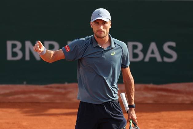 Belgian Raphael Collignon reacts during a third round match between Italian Arnaldi and Belgian Collignon, in the men s singles at the Roland Garros French Open tennis tournament, in Paris, France, Saturday 30 May 2026. This year s tournament takes place from 18 May to 07 June. VIRGINIExLEFOUR  x175473140x