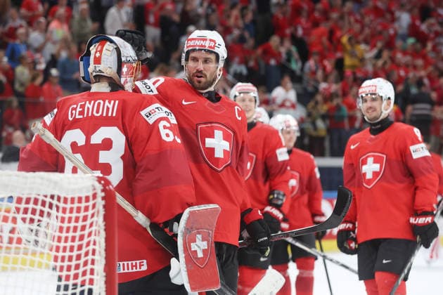 30 05 2026 Swiss Life Arena Zurich , SWITZERLAND, Mens Ice Hockey IIHF World Championship Zurich 2026 Semifinal SUI NOR Cheering after the game, Goaltender Leonardo Genoni Roman Josi SUI