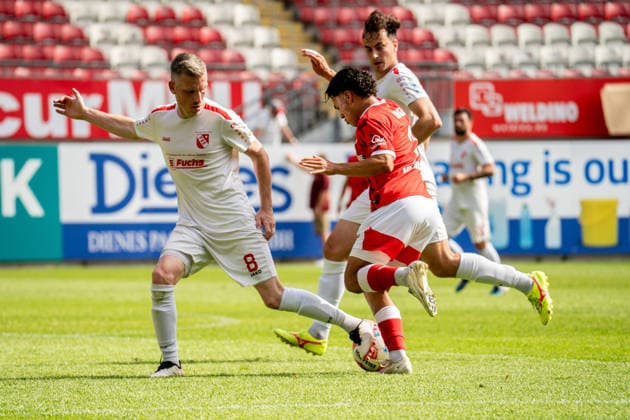 30 05 2026, xdaymx, Soccer Oberliga Rheinland Pfalz Saar, 1 FC Kaiserslautern FV Eppelborn vl Pesch, Marc Eppelborn in duel with Zeigler, Tyrese Alexander FCK DFL DFB REGULATIONS PROHIBIT ANY USE OF PHOTOGRAPHS as IMAGE SEQUENCES and or QUASI VIDEO Kaiserslautern