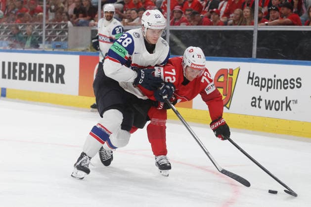 30 05 2026 Swiss Life Arena Zurich , SWITZERLAND, Mens Ice Hockey IIHF World Championship Zurich 2026 Semifinal SUI NOR Michael Brandsegg Nygard li,NOR against Dominik Egli SUI