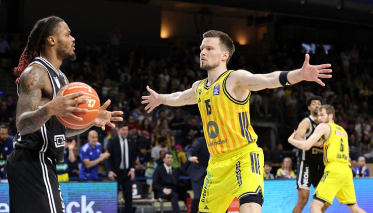 Cobe Williams on the ball, Martin Hermannsson duel Game scene Action Sport Basketball BBL Bundesliga Mens Play Off Semi-Final 1 Game Season 2025 2026 30 05 2026 ALBA Berlin vs BMA365 Bamberg Baskets