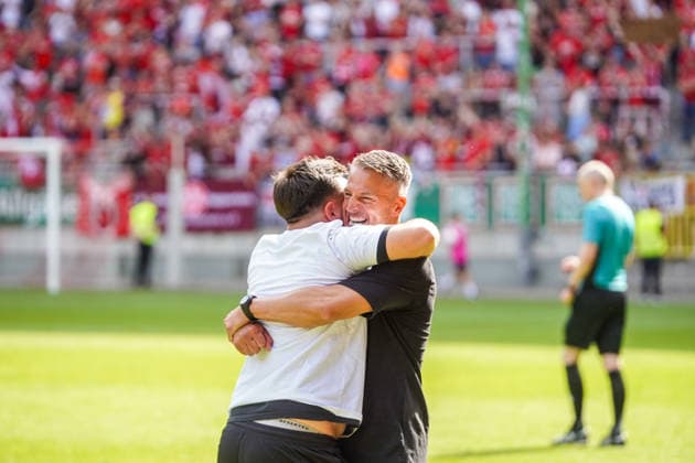 30 05 2026, xdaymx, Soccer Oberliga Rheinland Pfalz Saar, 1 FC Kaiserslautern FV Eppelborn Alexander Bugera celebrates the promotion of his team with the co-coach DFL DFB REGULATIONS PROHIBIT ANY USE OF PHOTOGRAPHS as IMAGE SEQUENCES and or QUASI VIDEO Kaiserslautern directly after the final whistle