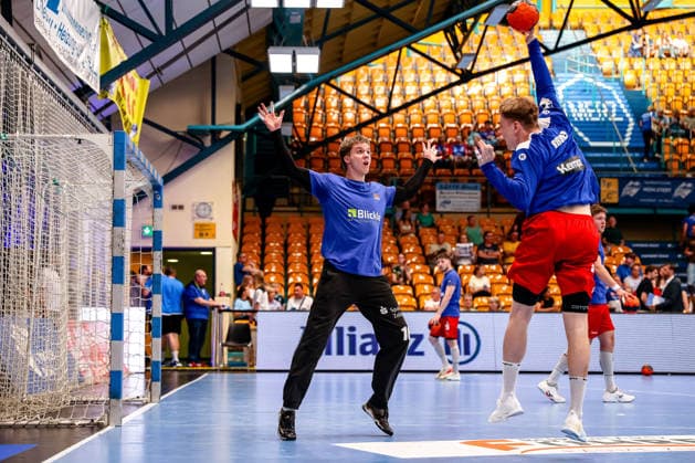 Magnus Bierfreund HBW Balingen Weilstetten, 16 and Tim Gruener HBW Balingen Weilstetten, 18 at the warm up before the game, Dessau Rosslauer HV 06 vs HBW Balingen Weilstetten, Handball, 2 Bundesliga, Matchday 33, Season 2025 26, 29 05 2026, Dessau Rosslauer HV 06 vs HBW Balingen Weilstetten, Handball, 2 Bundesliga, Matchday 33, Season 2025 26, 29 05 2026 Dessau Rosslau Copyright: xEibner-Pressefoto LauraxRoemerx EP_LRR