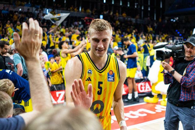 Sam Griesel Alba Berlin, 5 after the match 30 05 2026, Alba Berlin vs Bamberg Baskets, Basketball, BBL, Max Schmeling Halle, Berlin DFL regulations prohibit any use of photographs as image sequences and or quasi video Copyright: HMBxMedia xFinnxWeidmann