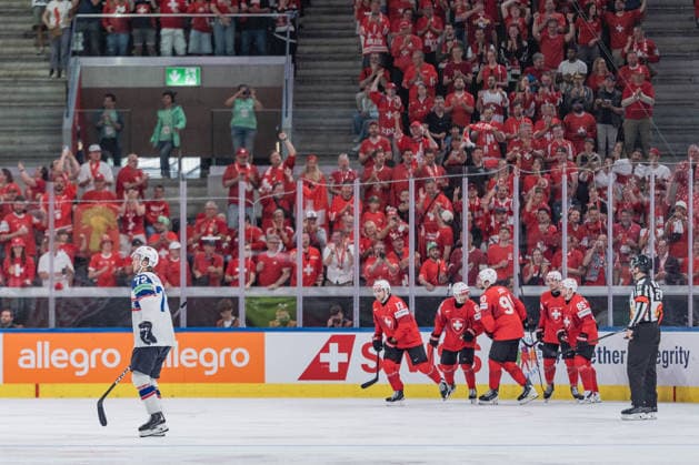 30 05 2026, Zurich, Swiss Life Arena, Ice Hockey World Championships Semifinal Switzerland Norway, Goal celebration to 6 0 for Switzerland Zurich Swiss Life Arena Zurich Switzerland Copyright: xJustPictures.ch StefanxEmchx jp-de-StEm-DSC0106020260530