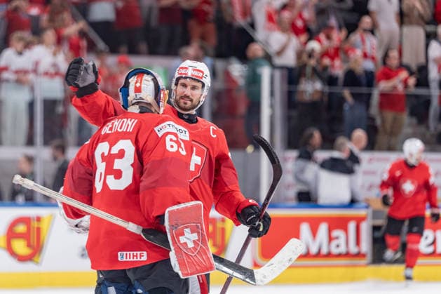 30 05 2026, Zurich, Swiss Life Arena, Ice Hockey World Championships Semifinal Switzerland Norway, 63 goalkeeper Leonardo Genoni Switzerland , 90 Roman Josi Switzerland celebrate reaching the final at the Ice Hockey World Championships 2026 Zurich Swiss Life Arena Zurich Switzerland Copyright: xJustPictures.ch StefanxEmchx jp-de-StEm-DSC0130220260530
