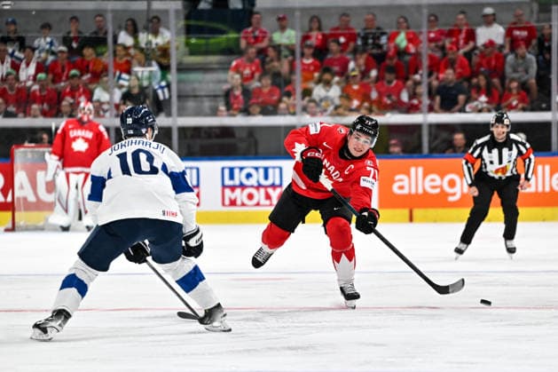 ZURICH, SWITZERLAND MAY 30 Macklin Celebrini of Canada R in action against Henri Jokiharju of Finland L during the 2026 IIHF Ice Hockey World Championship Switzerland game between Canada and Finland at Swiss Life Arena on May 30, 2026 in Zurich, Zurich Zurich Swiss Life Arena Zurich Switzerland Copyright: xJustPictures.ch AndreaxBrancax jp-en-EuSpIm-JP7_ANB_FinCze_30052026_5449