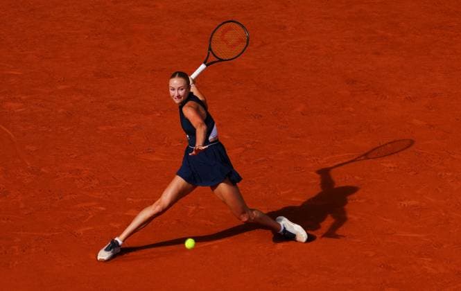 Anastasia Potapova in third round action French Open Tennis, Day Seven, Tennis, Roland Garros, Paris, France - 30 May 2026Paris Roland Garros France EDITORIAL USE ONLY No use with unauthorised audio, video, data, fixture lists, club league logos or live services. Online in-match use limited to 120 images, no video emulation. No use in betting, games or single club league player publications.  Copyright: xJavierxGarcia Shutterstockx 16898316bv