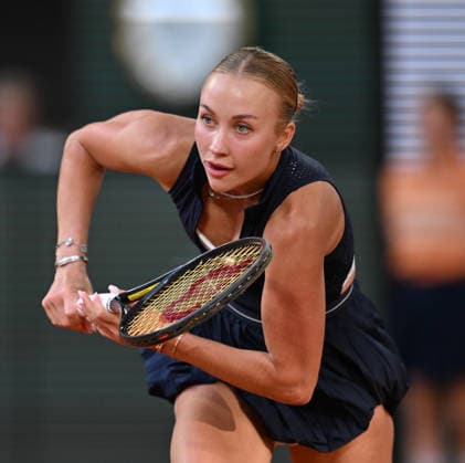 2026 French Open, Roland-Garros - Day 7 PARIS, FRANCE - MAY 30: Anastasia Potapova of Austria in action against Coco Gauff (not seen) of United States during their Women s Singles third round match on Day Seven of the 2026 French Open at the Roland-Garros Complex in Paris on May 30, 2026. Mustafa Yalcin Anadolu Paris France. Editorial use only. Please get in touch for any other usage.  Copyright: x2026xAnadoluxMustafaxYalcinx