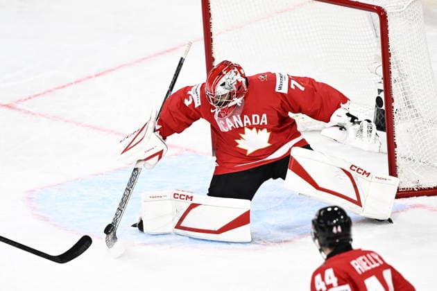 LKS 20260530 73 goalkeeper Jet Greaves of Canada vies for the puck during the 2026 IIHF Ice hockey, Eishockey World Championships semi-final match between Canada and Finland in Zurich on May 30, 2026. - RONI REKOMAA Zürich Switzerland rx4VB9ZfVaM  Copyright: xRonixRekomaax rx4VB9ZfVaM