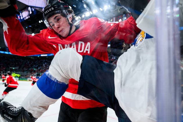 260530 Fraser Minten of Canada and Nikolas Matinpalo of Finland during the 2026 IIHF Ice Hockey World Championship semifinal match between Canada and Finland on May 30, 2026 in Zürich Photo Jesper Zerman BILDBYRAN kod JZ JZ0738 ishockey ice hockey ishockey vm 2026 vm 2026 iihf world championship semifinal semifinals kanada canada finland bbeng  Copyright: JESPERxZERMAN BB260530JZ112