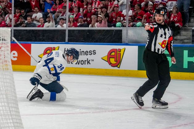 ZURICH, SWITZERLAND MAY 30 Aatu Raty of Finland celebrates his goal during the 2026 IIHF Ice Hockey World Championship Switzerland game between Canada and Finland at Swiss Life Arena on May 30, 2026 in Zurich, Zurich Zurich Swiss Life Arena Zurich Switzerland Copyright: xJustPictures.ch JarixPestelaccix jp-en-EuSpIm-JP6_JAR_Canada_Finland_30May2026_00145