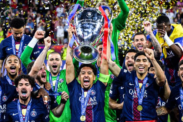 260530 Players of Paris Saint Germain celebrate with the trophy after the UEFA Champions League final match between Paris Saint Germain and Arsenal on May 30, 2026 in Budapest Photo Maxim Thore BILDBYRAN kod MT MT1056 fotboll football soccer fotball uefa champions league champions league paris saint germain arsenal bbeng jubel  Copyright: MAXIMxTHORE BB260530MT238