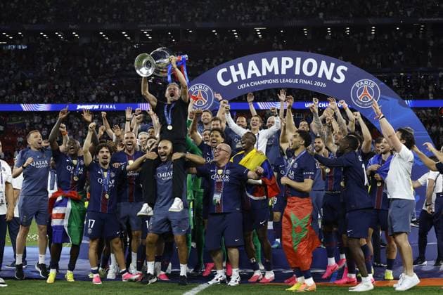 BUDAPEST - Paris Saint-Germain manager Luis Enrique with the UEFA Champions League trophy, Coupe des clubs Champions Europeans after the UEFA Champions League final between Paris Saint-Germain and Arsenal FC at the Puskas ArÃ na on May 30, 2026, Budapest, Hungary. MAURICE VAN STEEN ANP UEFA Champions League Final 2026 2025-2026 xVIxANPxSportx xMauricexvanxSteenxIVx 559697671 originalFilename: 559697671