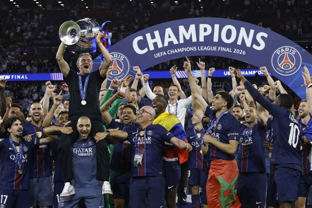 BUDAPEST - Paris Saint-Germain manager Luis Enrique with the UEFA Champions League trophy, Coupe des clubs Champions Europeans after the UEFA Champions League final between Paris Saint-Germain and Arsenal FC at the Puskas ArÃ na on May 30, 2026, Budapest, Hungary. MAURICE VAN STEEN ANP UEFA Champions League Final 2026 2025-2026 xVIxANPxSportx xMauricexvanxSteenxIVx 559697675 originalFilename: 559697675
