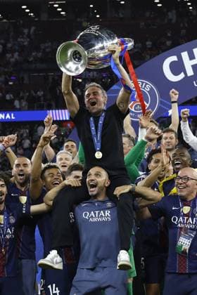 BUDAPEST - Paris Saint-Germain manager Luis Enrique with the UEFA Champions League trophy, Coupe des clubs Champions Europeans after the UEFA Champions League final between Paris Saint-Germain and Arsenal FC at the Puskas ArÃ na on May 30, 2026, Budapest, Hungary. MAURICE VAN STEEN ANP UEFA Champions League Final 2026 2025-2026 xVIxANPxSportx xMauricexvanxSteenxIVx 559697683 originalFilename: 559697683