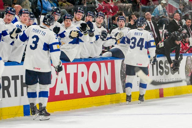ZURICH, SWITZERLAND MAY 30 Aatu Raty of Finland R celebrates his goal during the 2026 IIHF Ice Hockey World Championship Switzerland game between Canada and Finland at Swiss Life Arena on May 30, 2026 in Zurich, Zurich Zurich Swiss Life Arena Zurich Switzerland Copyright: xJustPictures.ch JarixPestelaccix jp-en-EuSpIm-JP6_JAR_Canada_Finland_30May2026_00161
