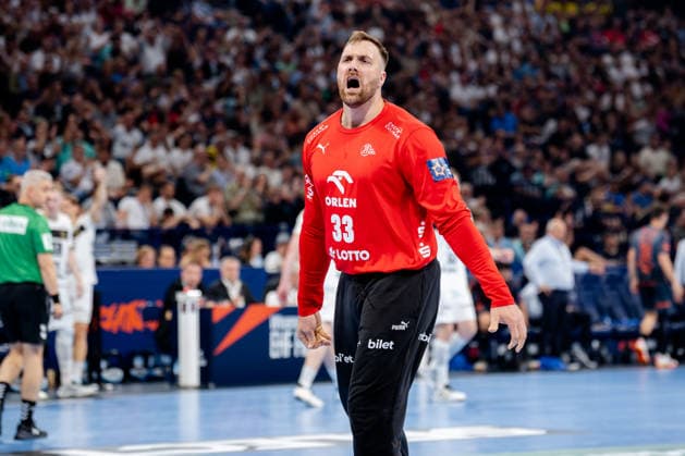 Hamburg 30 05 2026, Handball, Men, EHF European League Men 2025 26, Semi-final, Montpellier Handball THW Kiel Andreas Wolff THW Kiel, 33 cheers after a save