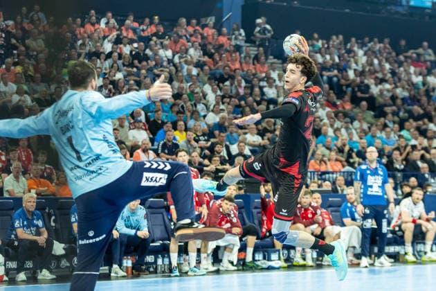 Marti Soler Biescas MT Melsungen controls the ball during the handball semi final of the Winamax EHF Finals 2026 between MT Melsungen and SG Flensburg Handewitt at Barclays Arena on May 30, 2026 in Hamburg, Germany