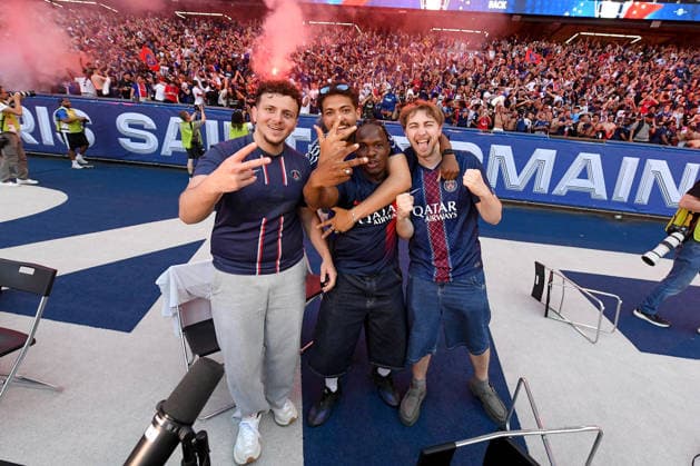 People enjoy after PSG won the LDC against Arsenal, Parc des Princes, Paris, France, on 30 may, 2026. 30 05 2026-Paris, FRANCE. LIONEL URMAN BESTIMAGE Paris France  Copyright: xLIONELxURMANxx xBESTIMAGExLIONELxURMANxx xBESTIMAGEx