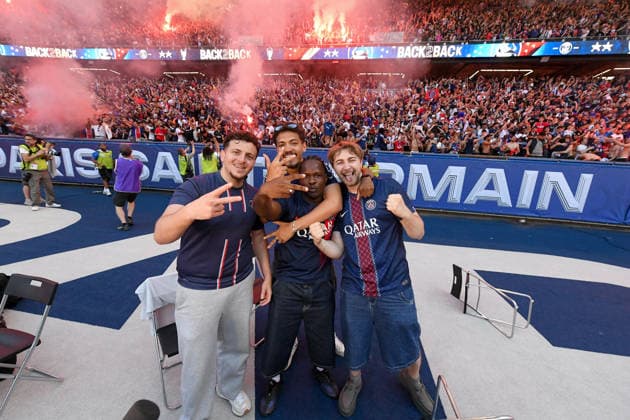 People enjoy after PSG won the LDC against Arsenal, Parc des Princes, Paris, France, on 30 may, 2026. 30 05 2026-Paris, FRANCE. LIONEL URMAN BESTIMAGE Paris France  Copyright: xLIONELxURMANxx xBESTIMAGExLIONELxURMANxx xBESTIMAGEx