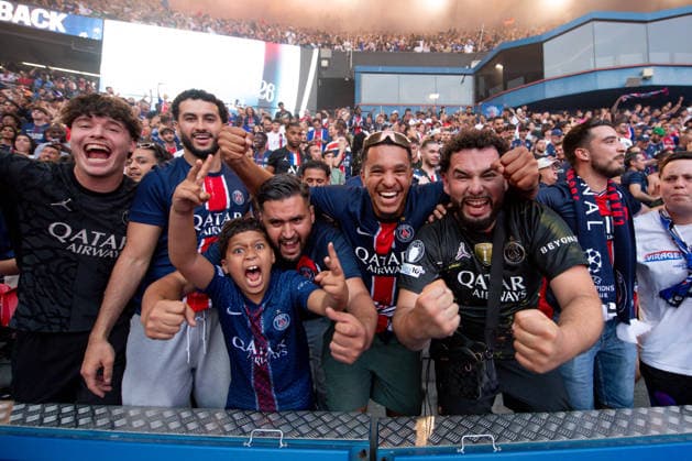 People enjoy after PSG won the LDC against Arsenal, Parc des Princes, Paris, France, on 30 may, 2026. 30 05 2026-Paris, FRANCE. LIONEL URMAN BESTIMAGE Paris France  Copyright: xLIONELxURMANxx xBESTIMAGExLIONELxURMANxx xBESTIMAGEx