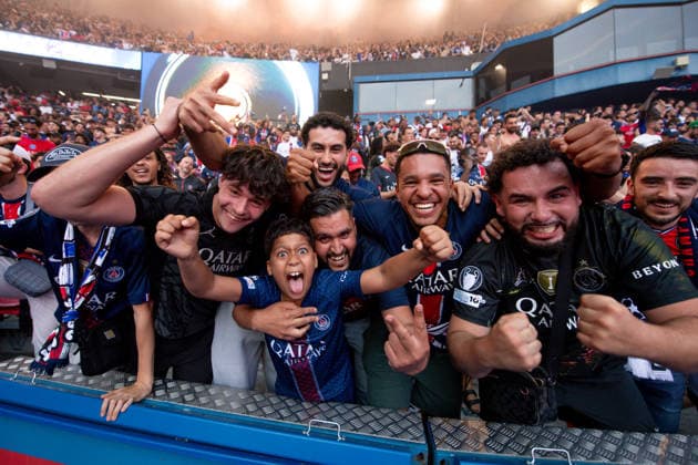 People enjoy after PSG won the LDC against Arsenal, Parc des Princes, Paris, France, on 30 may, 2026. 30 05 2026-Paris, FRANCE. LIONEL URMAN BESTIMAGE Paris France  Copyright: xLIONELxURMANxx xBESTIMAGExLIONELxURMANxx xBESTIMAGEx