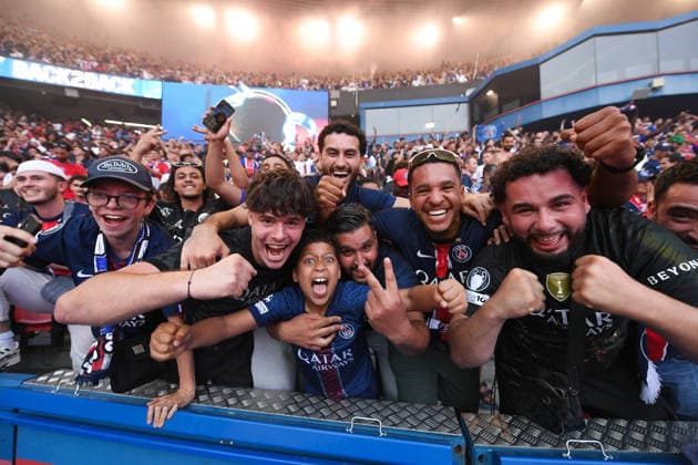 People enjoy after PSG won the LDC against Arsenal, Parc des Princes, Paris, France, on 30 may, 2026. 30 05 2026-Paris, FRANCE. LIONEL URMAN BESTIMAGE Paris France  Copyright: xLIONELxURMANxx xBESTIMAGExLIONELxURMANxx xBESTIMAGEx