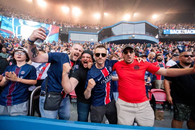 People enjoy after PSG won the LDC against Arsenal, Parc des Princes, Paris, France, on 30 may, 2026. 30 05 2026-Paris, FRANCE. LIONEL URMAN BESTIMAGE Paris France  Copyright: xLIONELxURMANxx xBESTIMAGExLIONELxURMANxx xBESTIMAGEx